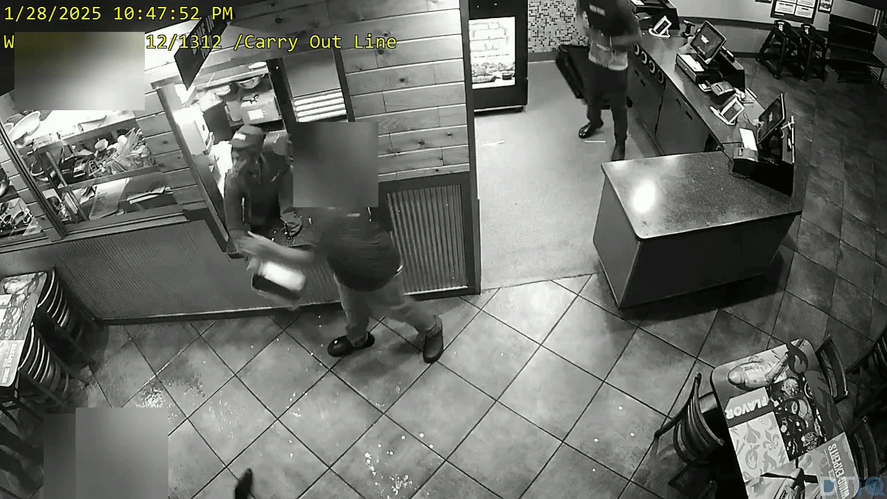 Hot Grease Thrown At Wingstop Customers.gif