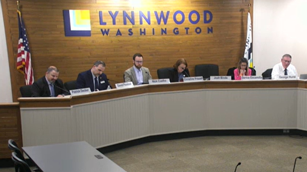 Lynnwood City Council.jpg